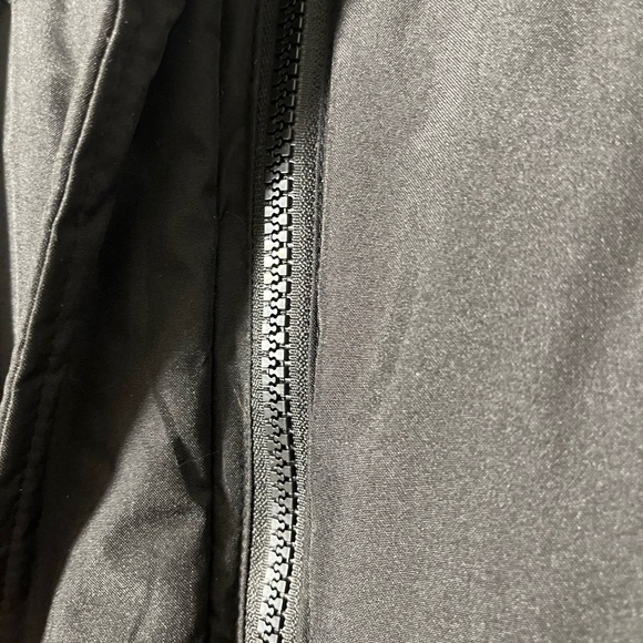 Katch Me Long Puffer Vest Sz M EUC - Picture 4 of 9